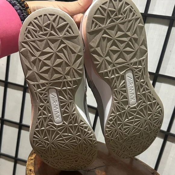 Women's Air Max Nike Bella Training Shoe Size 11 - Picture 5 of 10